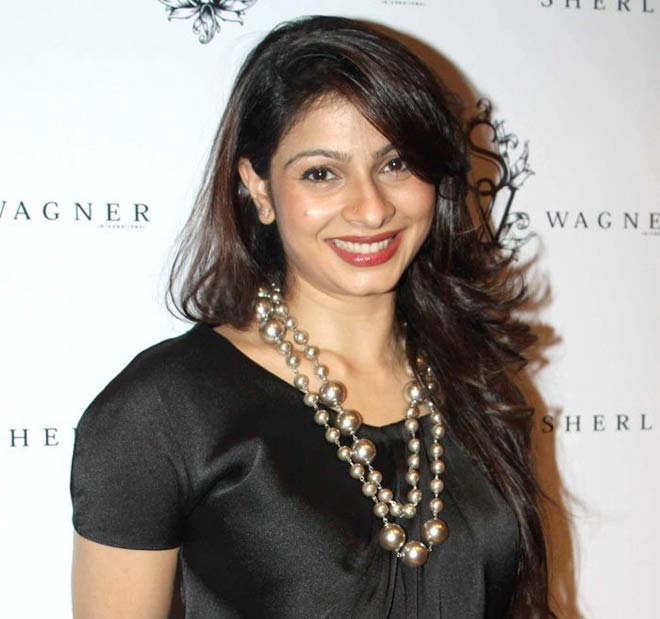 Tanishaa feels good films aren't being made in Hindi